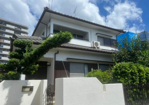 福岡県朝倉郡筑前町朝日のS様邸でスーパーラジカルシリコンGHを使用して外壁塗装工事を行いました。9/13完成です。【お客様のご紹介より】