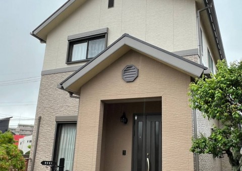 福岡県大野城市乙金のS様邸でプレマテックス社の最高級塗料をしようして外壁塗装と屋根塗装工事を行いました。4/25完成です。【ホームページより】