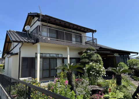 福岡県筑紫野市光が丘のO様邸でエシカルプロクールFを使用して屋根外壁と塗り替えを行いました。4/14完成です。【OB様からのご紹介より】