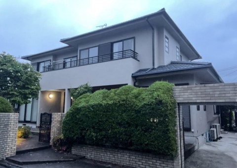福岡県小郡市横隈のN様邸で屋根・外壁共にタテイルαを使用し、付帯部にはシャングリラを使用した塗装工事を行いました。5/27完成です。【HPより】