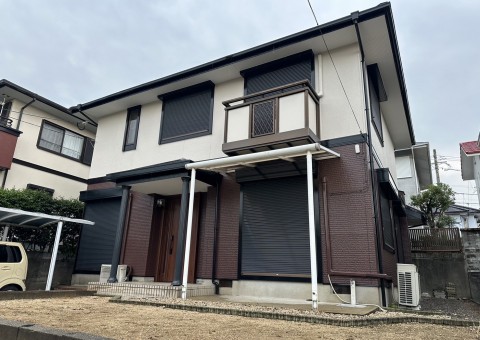 佐賀県三養基郡基山町けやき台のO様邸でタテイルαを使用した外壁塗装とシーガードを使用したコロニアルネオ向けの屋根改修工事を行いました。6/6完成です。【HPより】