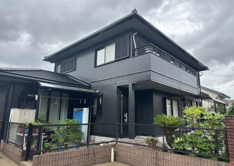 福岡県大野城市つつじヶ丘のU様邸で屋根・外壁ともにエシカルプロクールFを使用した塗装を行いました。6/22完成です。【HPより】