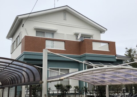 外壁から雨漏り？原因はビス周り？