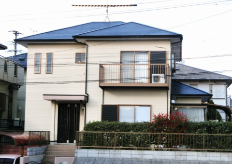 福岡県筑紫野市針摺東のM様邸でチョーキングや色あせに対応した外壁と屋根の塗装工事を行いました。3/21完成です。【HPより】