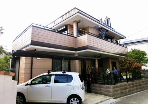 福岡県筑紫野市二日市北のS様邸でシーリングの劣化やチョーキング現象に対応した外壁塗装工事を行いました。10/9完成です。【チラシより】