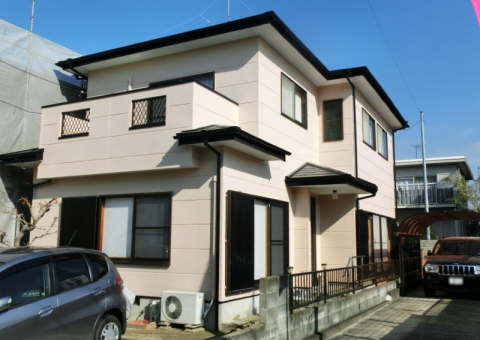 福岡県太宰府市五条のS様邸で外壁のチョーキングや屋根の色あせを整える外壁屋根塗装工事を行いました。2/14完成です。【チラシより】