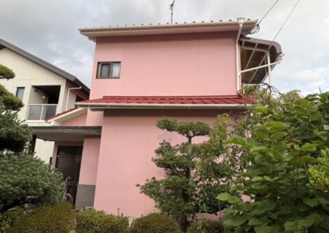 福岡県朝倉市甘木のT様邸で外壁と屋根の塗膜劣化を丁寧に補修する塗装工事を行いました。2025年8月4日完成です。【HPより】