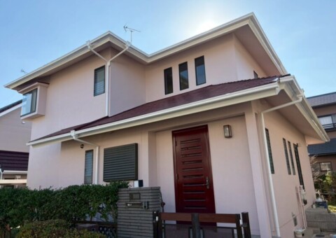 福岡県糟屋郡新宮町桜山手のY様邸で外壁と屋根の防水性を高め住まい全体の美観を整える外壁屋根塗装工事を行いました。2025年12月18日完成です。【HPより】