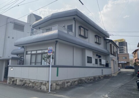 福岡県筑紫野市二日市中央のA様邸で外壁の塗膜剥がれと屋上の防水劣化を改善する外壁塗装・屋上防水工事を行いました。2026年1月29日完成です。【HPより】