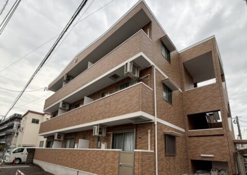 福岡県福岡市博多区博多駅南のSマンション様で、屋根の保護性能を高め外壁の美観を長持ちさせる屋根塗装・外壁クリヤー塗装工事を行いました。2025年12月23日完成です。【HPより】