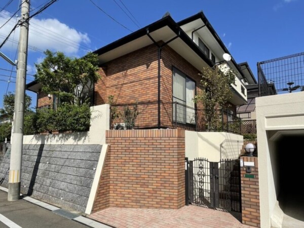 外壁の補修テープはどこまで有効？アルミテープ補修の限界と正しい対処法サムネイル