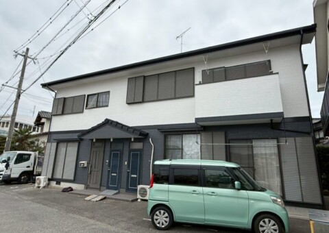 福岡県古賀市中央のYハイツ様で外壁のひび割れと劣化、屋根の色あせを改善する外壁塗装と屋根塗装工事を行いました。2026年2月5日完成です。【HPより】