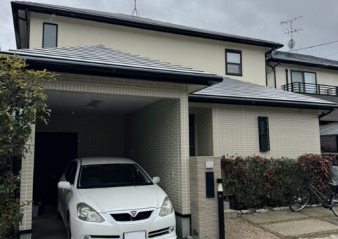 福岡県福岡市早良区飯倉のT様邸で外壁のチョーキング現象と屋根の色あせが進行している状態を明るく美しく整える塗装工事を行いました。2026年4月3日完成です。【OB様からのご紹介より】