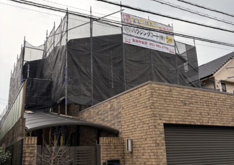 福岡県筑紫野市美しが丘南のT様邸で外壁の色あせと屋根の防水性低下をきれいに仕上げ直す塗装工事を行っています。2026年2月16日着工です。【OB様より】