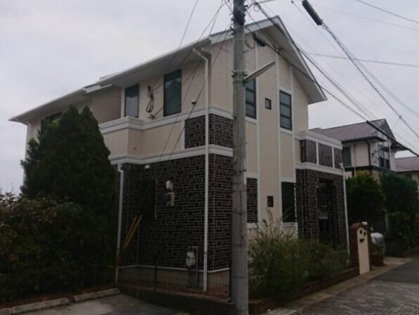 波板の交換時期はいつ？劣化サインと外壁まわりをきれいに保つための考え方サムネイル