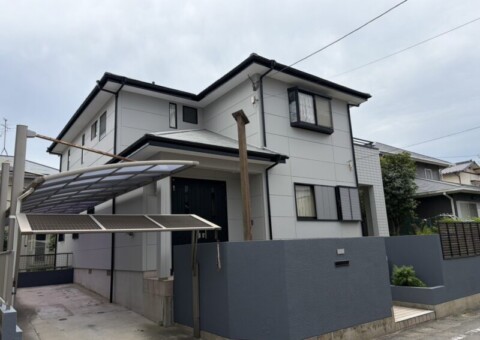 福岡県春日市塚原台のT様邸で外壁の汚れと屋根の色あせをきれいに整える塗装工事を行いました。2026年4月17日完成です。【HPより】