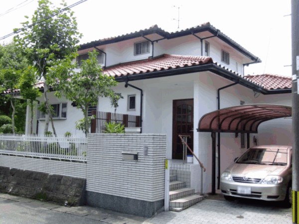 外壁の剥がれは放置して大丈夫？補修の目安と塗り替え時期の考え方サムネイル