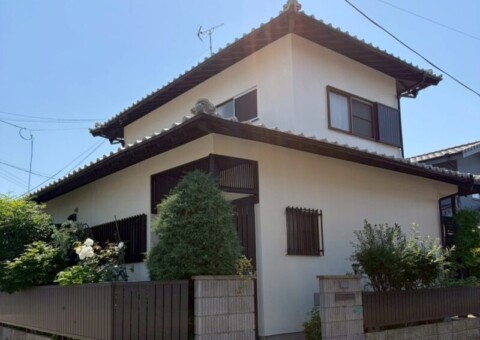 福岡県福岡市東区土井のK様邸で外壁の汚れと塗膜の傷みを整え落ち着いた風合いを長く保つ塗装工事を行いました。2026年5月15日完成です。【HPより】