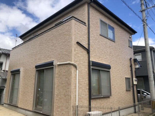 外壁のひび割れはどう見る？補修の目安と塗り替え時期の考え方サムネイル