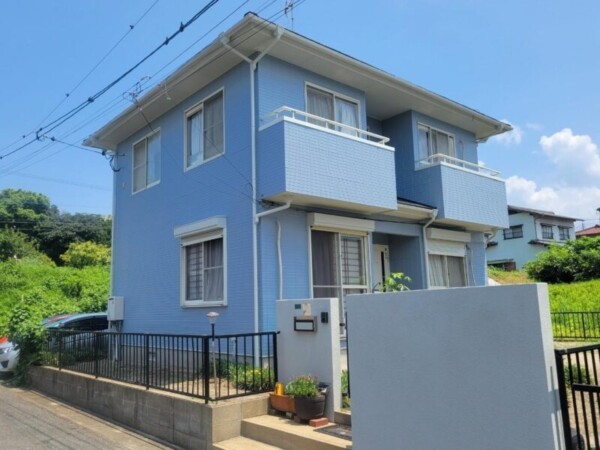 外壁だけ塗ると塀が古く見える？一緒に整えるか迷ったときの考え方サムネイル