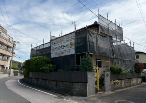 福岡県福岡市東区土井のK様邸で外壁の汚れと塗膜の傷みを整え落ち着いた風合いを長く保つ外壁塗装工事を行っています。2026年5月2日着工です。【HPより】