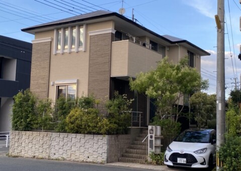 福岡県筑紫野市紫のK様邸で色あせや防水性の低下を改善する外壁・屋根塗装工事を行いました。2026年8月8日完成です。【HPより】