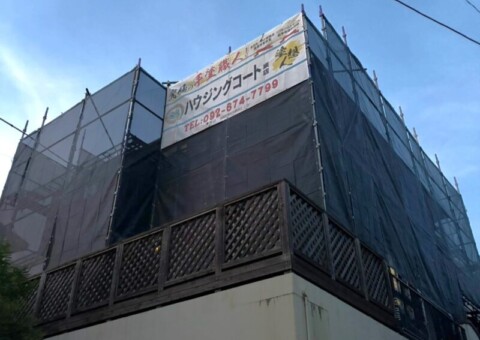 福岡県福岡市東区香住ケ丘のY様邸で外壁の塗膜剥がれと目地の割れを補修する屋根を含めた塗装工事を行っています。2026年9月15日着工です。【HPより】