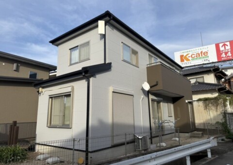 福岡県太宰府市五条のH様邸で日本ペイントの「グランセラトップ」を使用し、外壁と屋根の色あせを整える塗装工事を行いました。2026年10月19日完成です。【HPより】