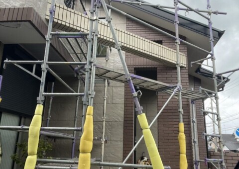 福岡県太宰府市梅香苑のM様邸で雨水の影響が気になる箇所を整える防水工事を行っています。2026年9月9日着工です。【HPより】