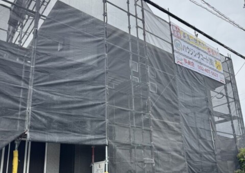福岡県福岡市西区千里のT様邸で外壁の目地の傷みと屋根の色あせをきれいに整える塗装工事を行っています。2026年10月10日着工です。【HPより】